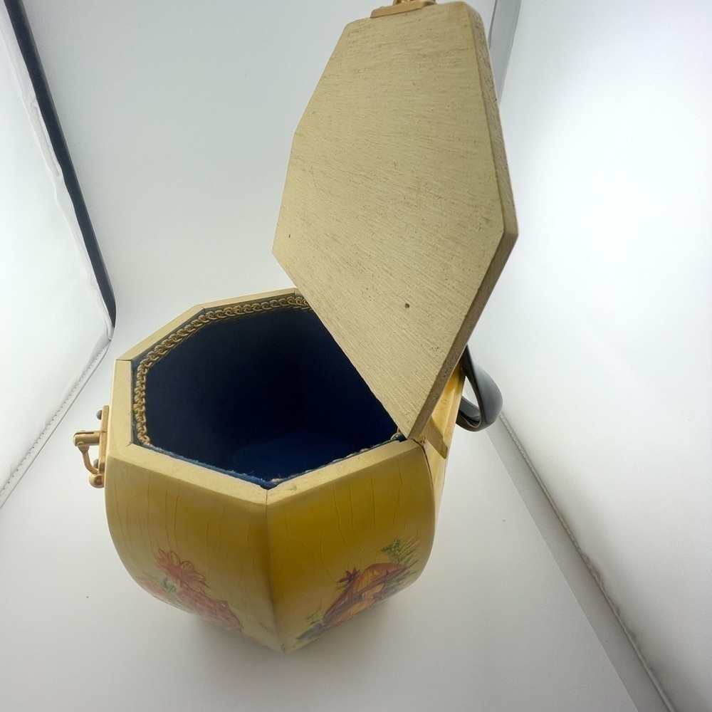 Vintage Holly Hobbie (Type) Lined Basket Purse Handbag, W Bakelite ?Hand…​​​​​ - Picture 10 of 10